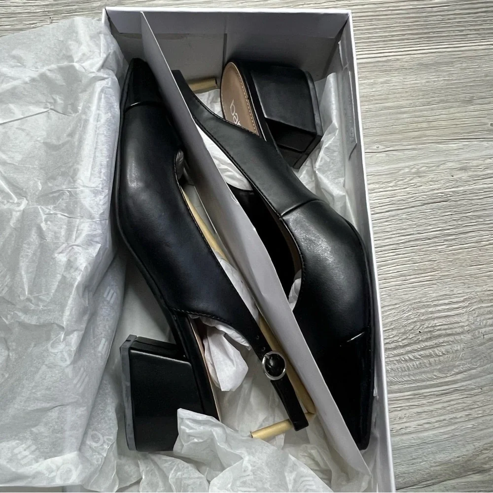 NWT Woman’s Bar lll Tenleyp sling back matte black pointed croc block heels 8.5
